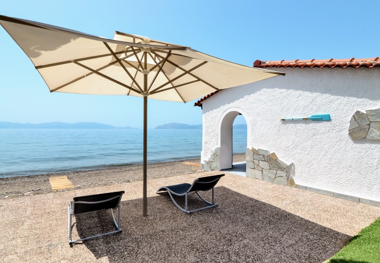 Villa à Ermioni - Villa 5* : plage privée, piscine, tennis & jetée