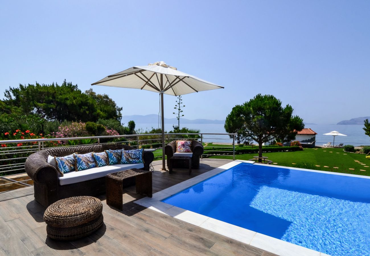 Villa à Ermioni - Villa 5* : plage privée, piscine, tennis & jetée