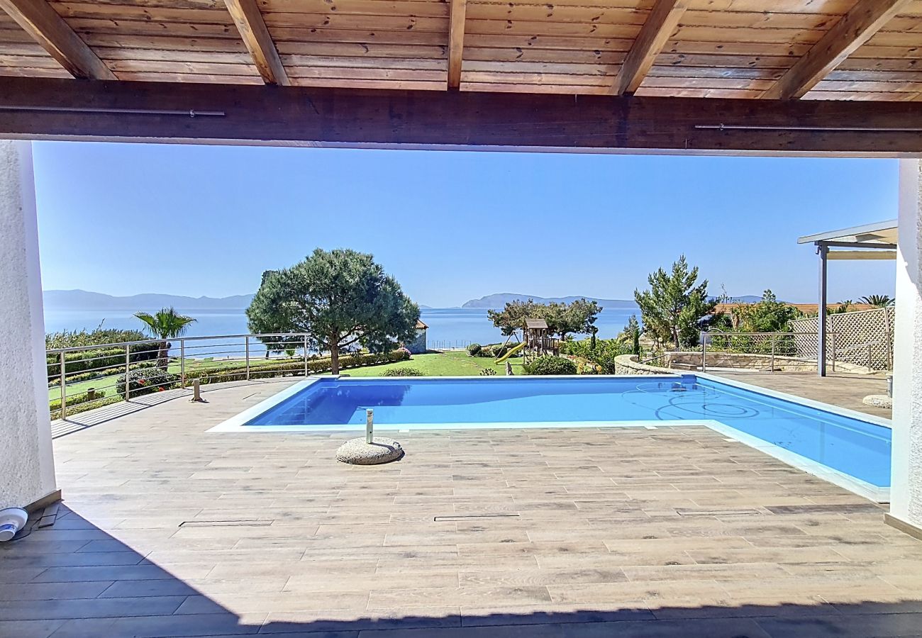 Villa à Ermioni - Villa 5* : plage privée, piscine, tennis & jetée