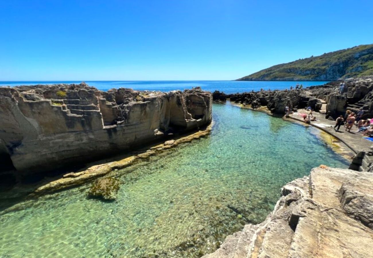 Trullo à Tricase - Jolie maison panoramique à 5 min à pied de la mer