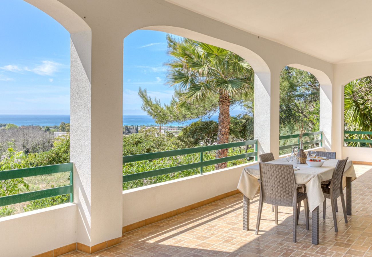 Villa à Pescoluse - Maison de campagne au calme avec vue mer et jardin