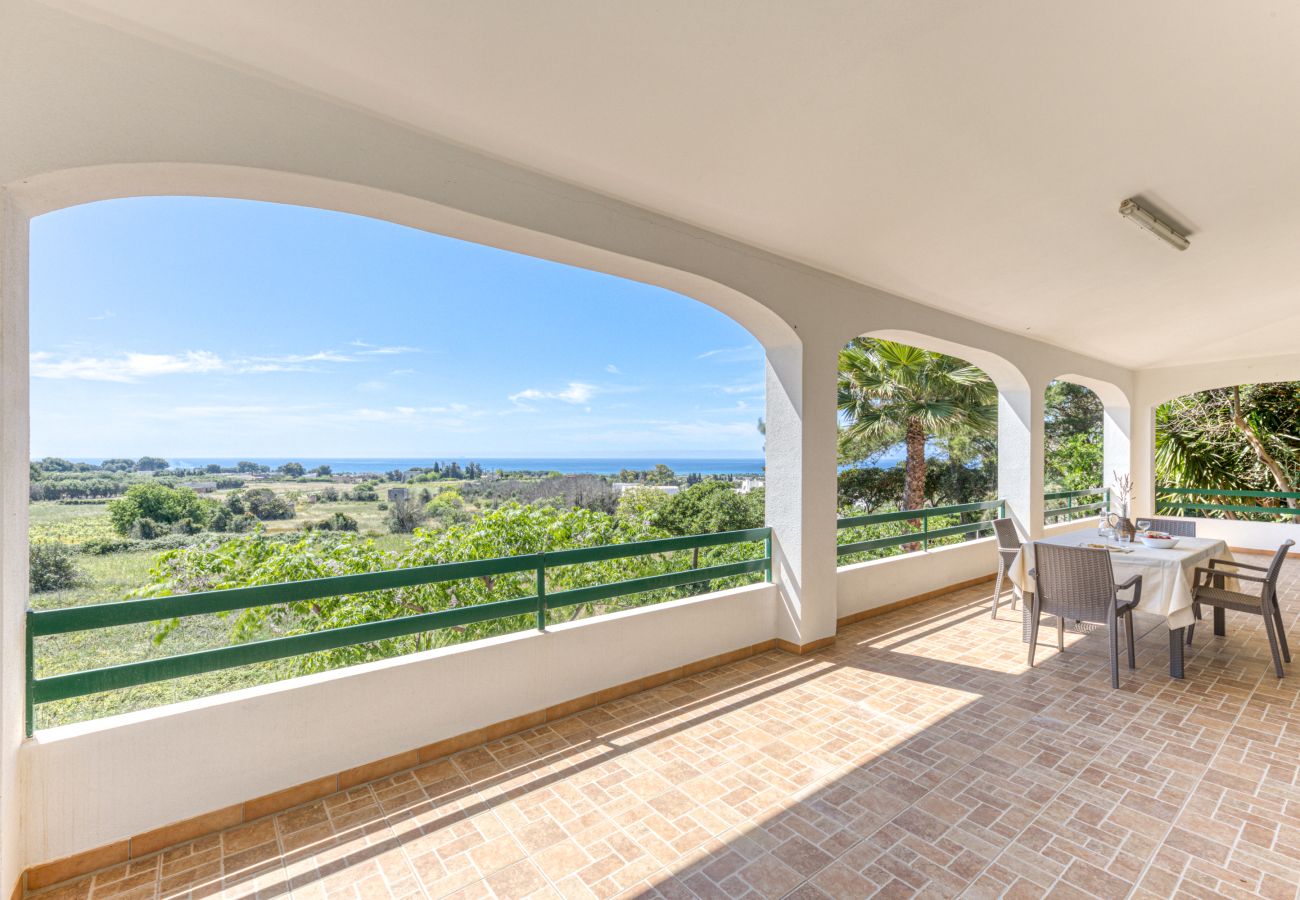 Villa à Pescoluse - Maison de campagne au calme avec vue mer et jardin