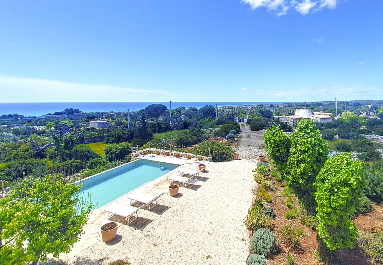 Villa à Pescoluse - Maisons en pierre avec piscine infinity e vue mer