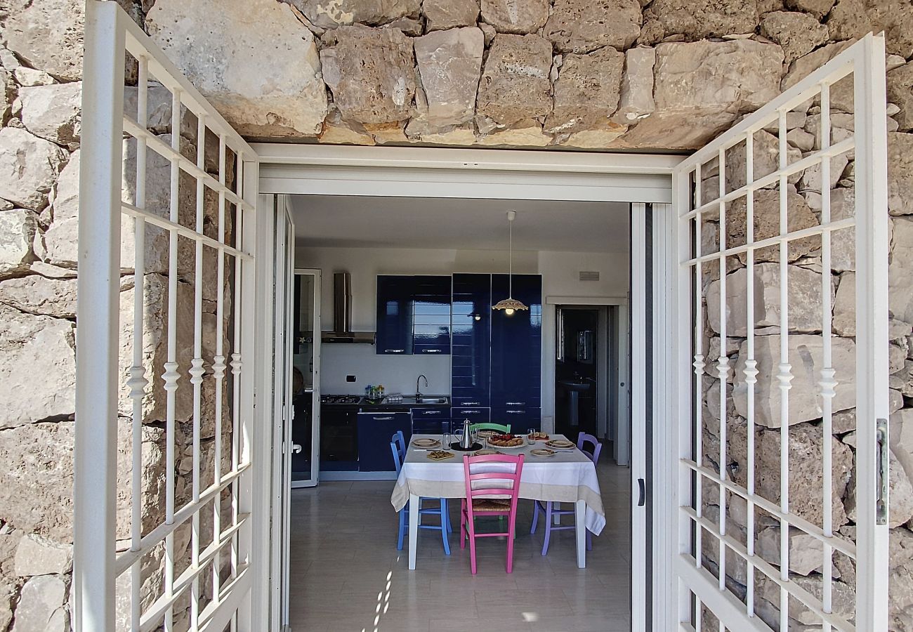 Villa à Pescoluse - Maisons en pierre avec piscine infinity e vue mer