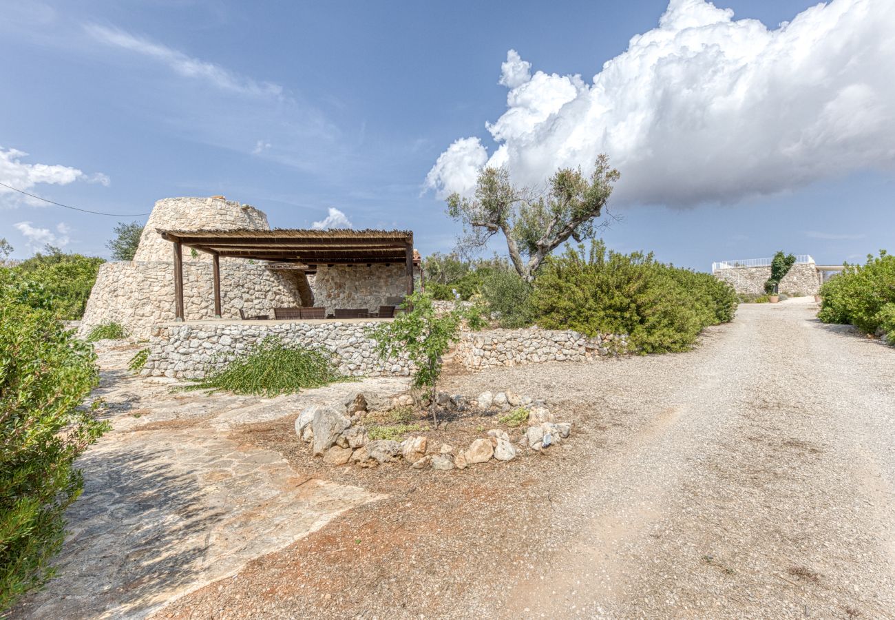 Villa à Pescoluse - Maisons en pierre avec piscine infinity e vue mer