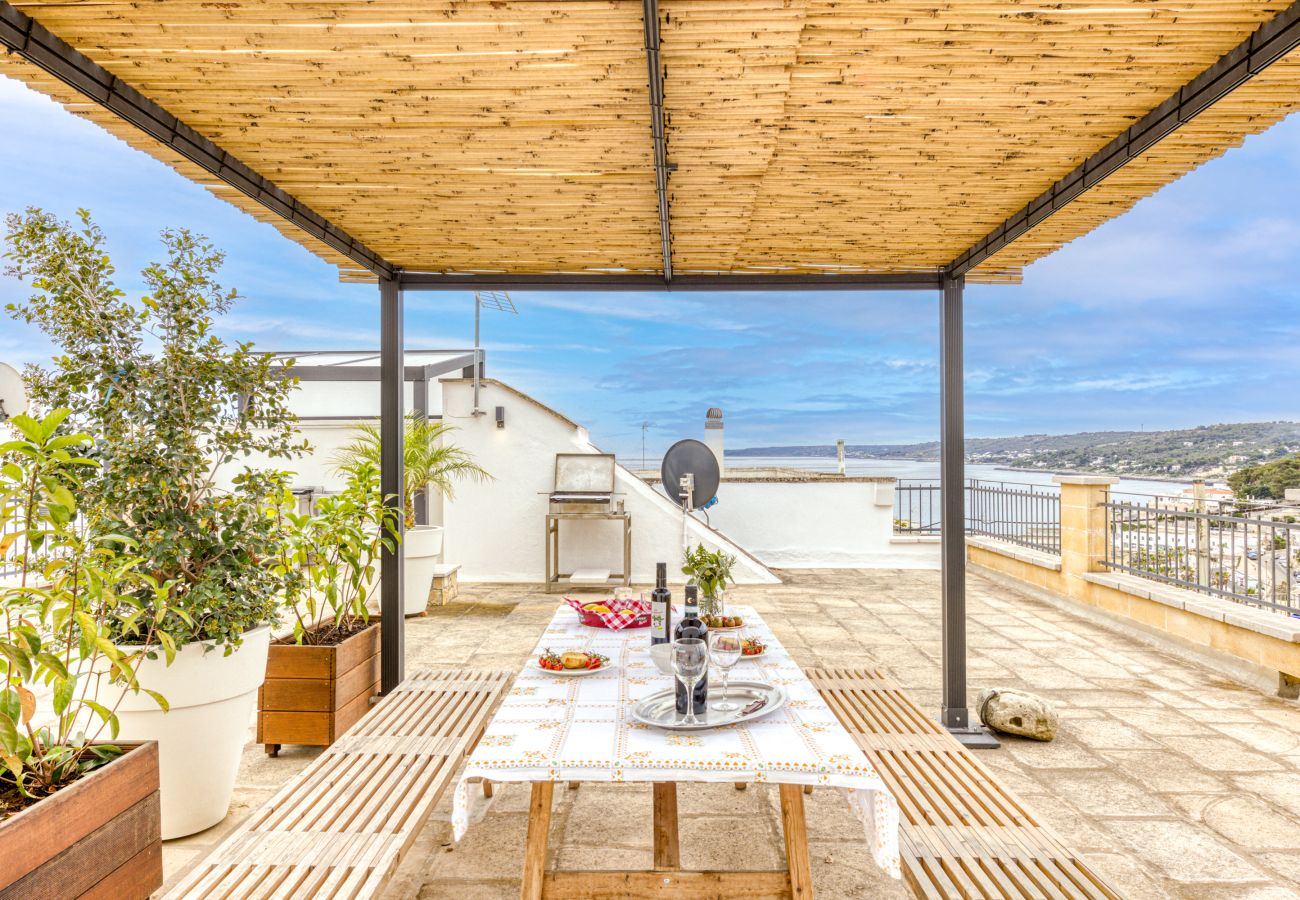 Villa à Castro - Belle maison de ville avec piscine, 200m de la mer