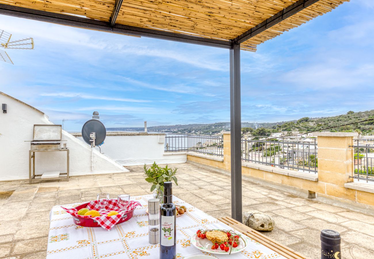 Villa à Castro - Belle maison de ville avec piscine, 200m de la mer