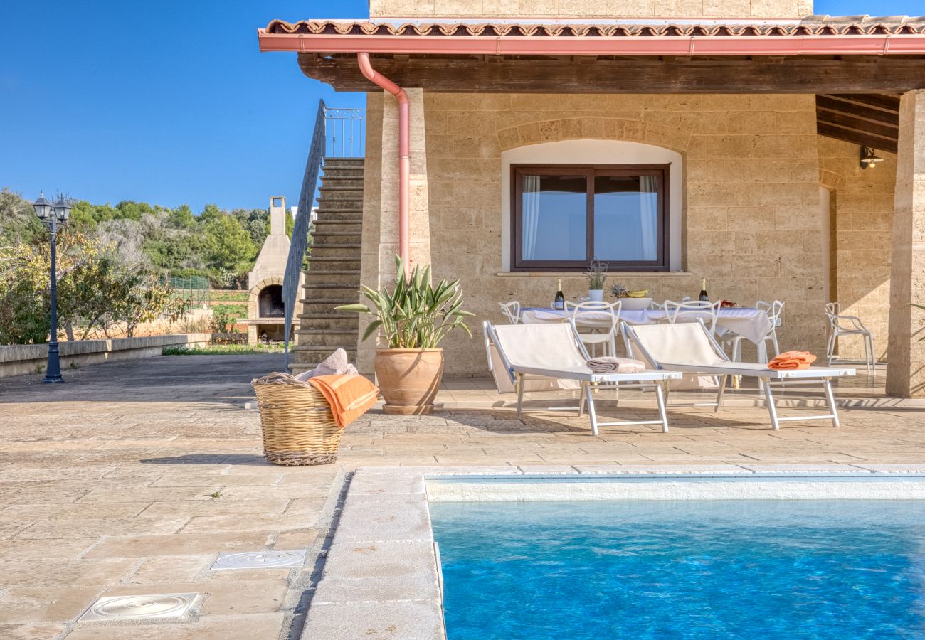 Villa à Salve - Villa avec piscine privée à 2 km des plages