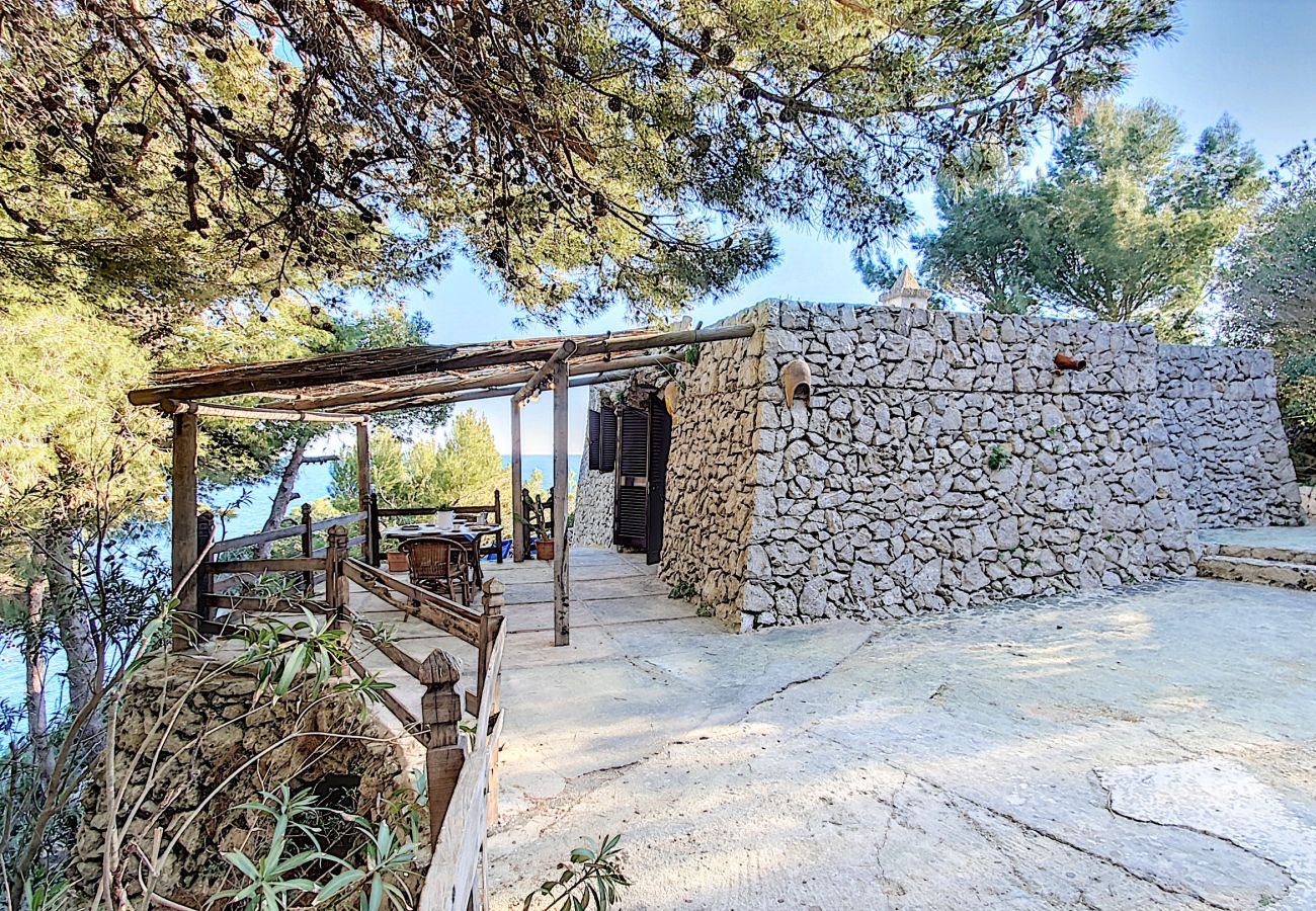 Trullo à Castro - Trullo en pierre avec accès mer privé (maison F)