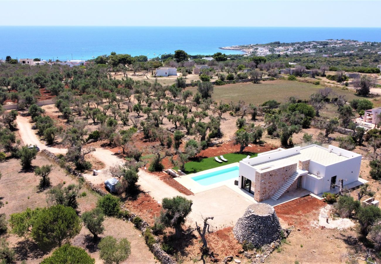 Villa a Leuca - Villa moderna di lusso con piscina a 1km dal mare