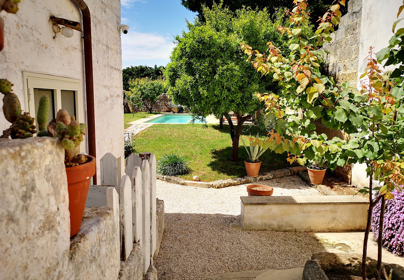 Villa a Castrignano del Capo - 4km dal mare: masseria con piscina in centro storico