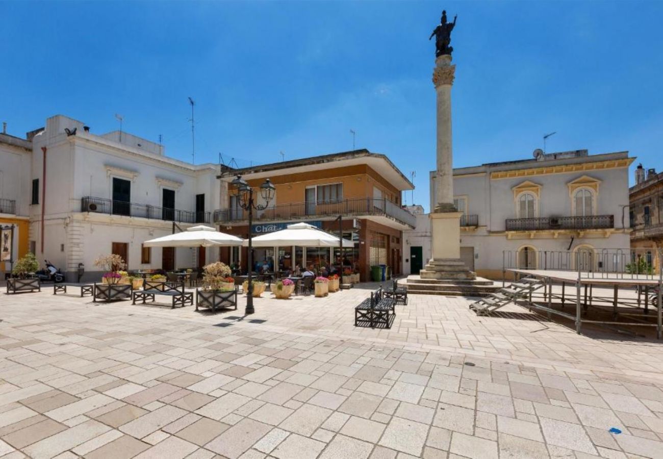 Villa a Castrignano del Capo - 4km dal mare: masseria con piscina in centro storico