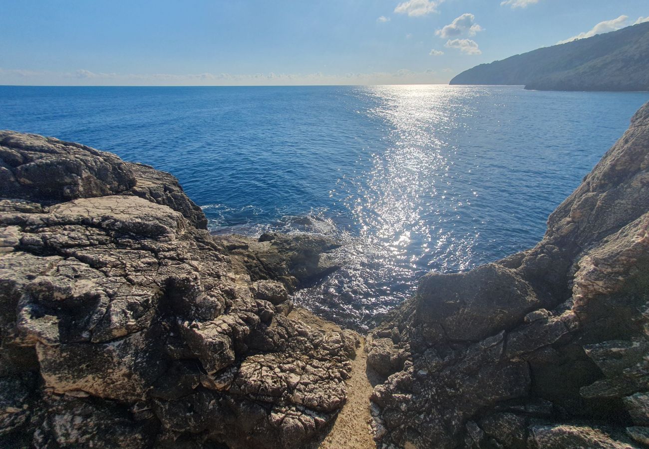 Trullo a Gagliano del Capo - Casetta in pietra sul mare con jacuzzi riscaldata