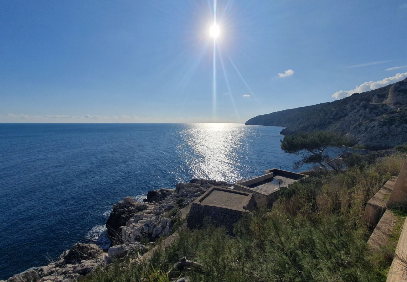 Trullo a Gagliano del Capo - Casetta in pietra sul mare con jacuzzi riscaldata