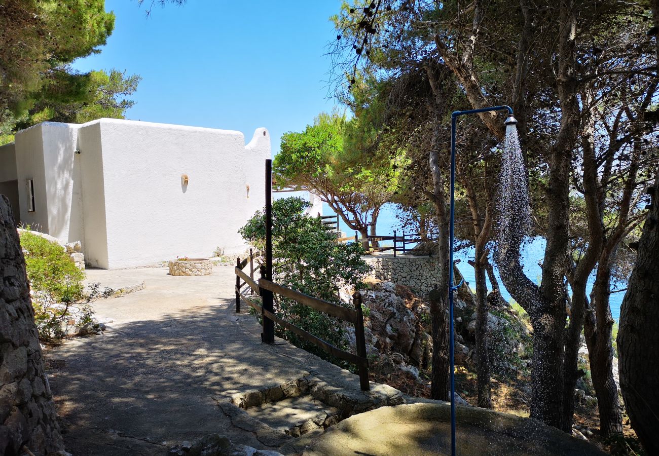 Villa a Castro - Villa unica con accesso al mare e splendida vista (casa A)