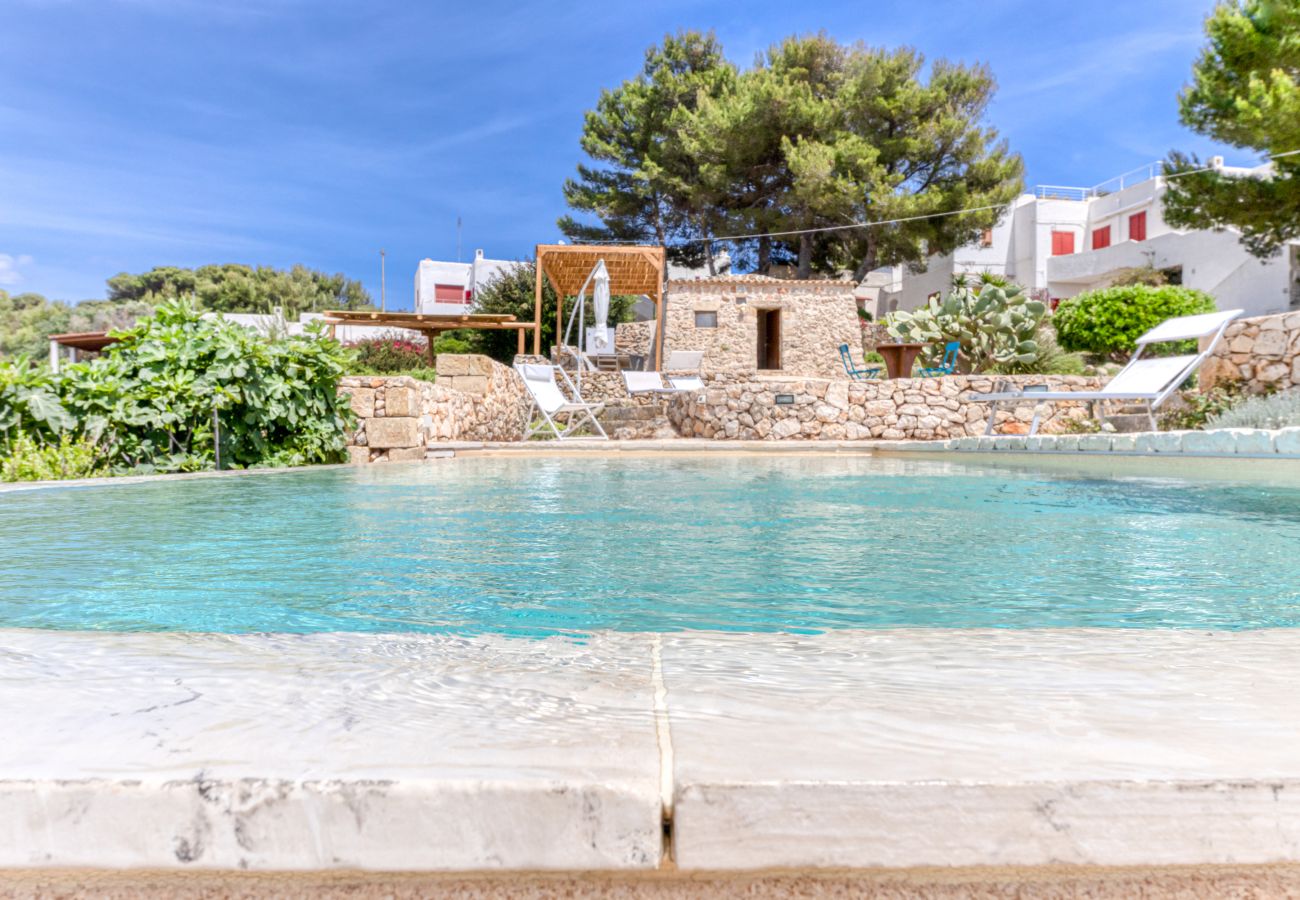 Villa a Torre Vado - Vista tramonto, piscina infinity, casetta in pietra