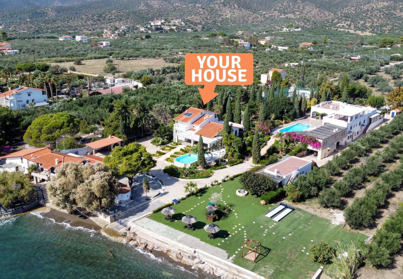 Villa a Ermioni - Villa con spiaggia privata, piscina, tennis e molo