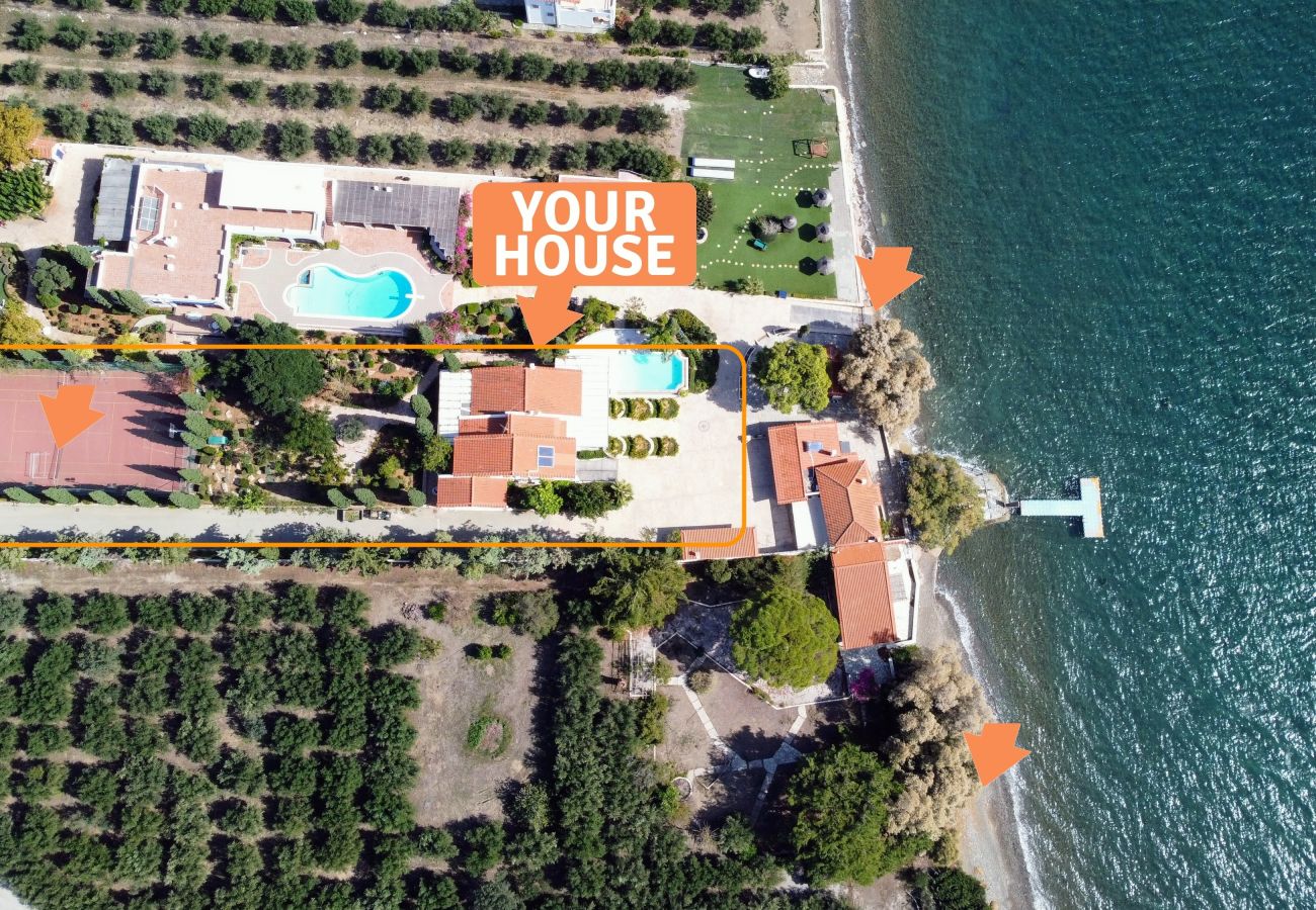 Villa a Ermioni - Villa con spiaggia privata, piscina, tennis e molo