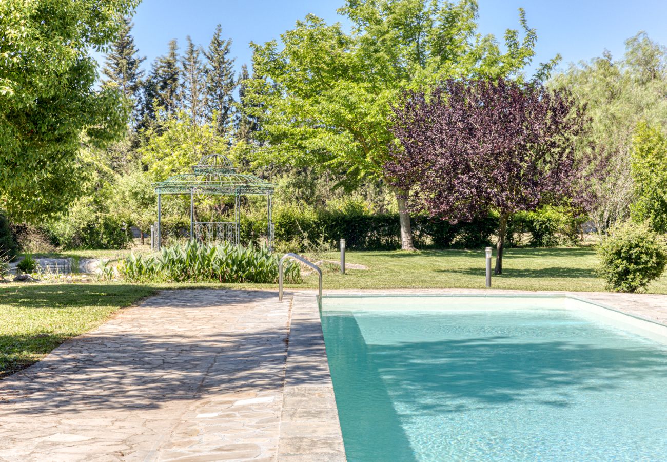 Villa a Galatina - Dimora di campagna con immensa piscina e parco