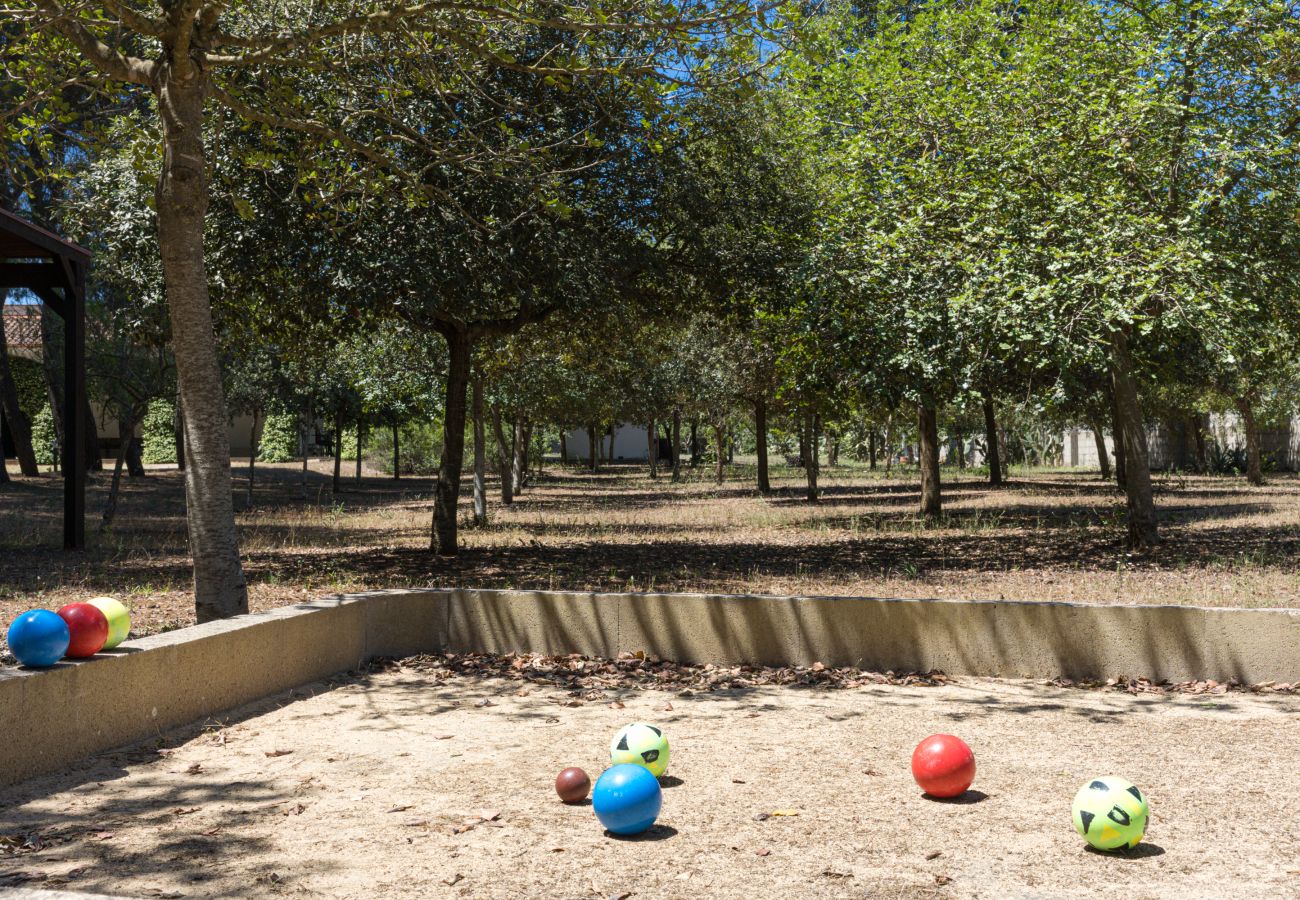 Villa a Galatina - Dimora di campagna con immensa piscina e parco