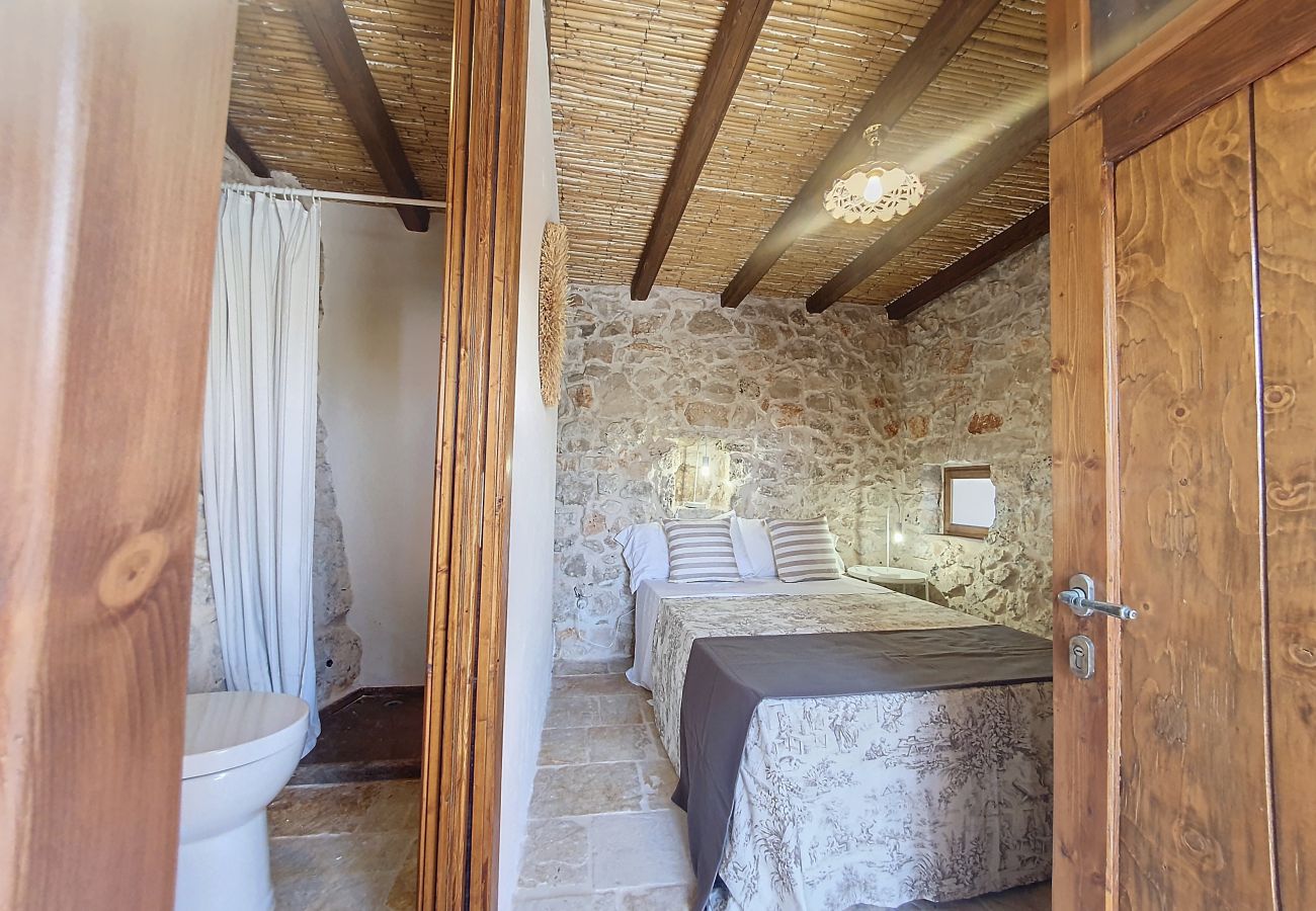 Villa a Pescoluse - Trulli in pietra con piscina infinity & vista mare