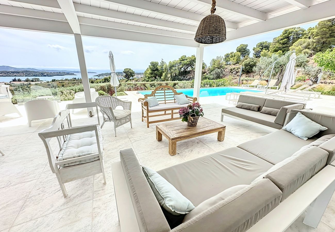 Villa a Porto Heli - Villa contemporanea con piscina, vista mare stupenda